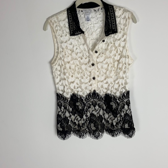 Oscar de la Renta Tops - Oscar de la Renta black and white and lace top